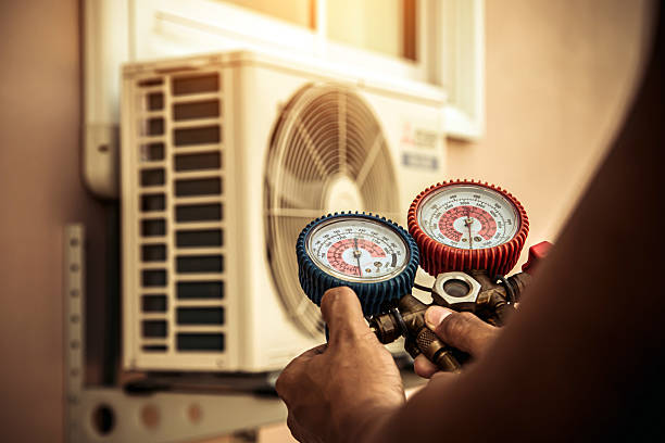 Professional Hvac technician working in Colleyville, TX